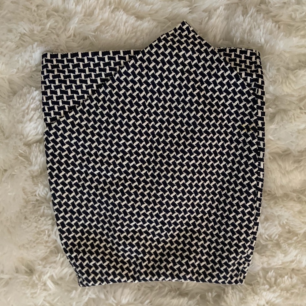 Pattern asymmetrical mini skirt